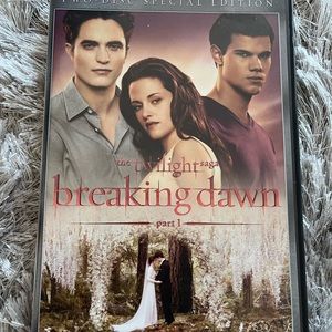 Twilight: Breaking Dawn Part 1 (Two-Disc Special Edition)